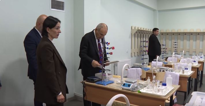 RA PRIME MINISTER NIKOL PASHINYAN VISIT TO AZATAN SETTLEMENT SCHOOL, BUILT BY ATDF DELEGATION